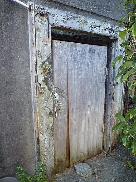 シロアリ防虫駆除及び蔵戸他枠交換【やねきハウスのリフォーム】（リフォーム前）