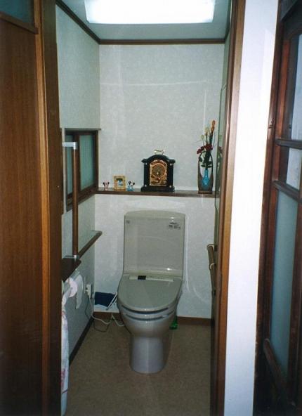 トイレのリフォーム　和式から洋式へ【やねきハウスのリフォーム】（リフォーム後）