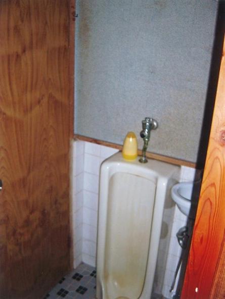 小便器交換及びトイレroomリフォーム【やねきハウスのリフォーム】（リフォーム前）