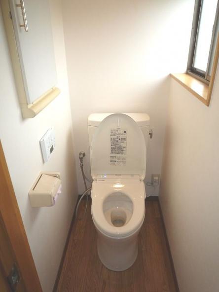 トイレリフォーム　TOTOピュアレストQR【やねきハウスのリフォーム】（リフォーム後）