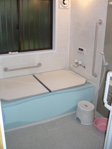 在来浴室からシステムバスへ　TOTOフローピア　【やねきハウスのリフォーム】（リフォーム後）