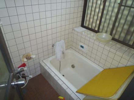 在来浴室からシステムバスへ　TOTOサザナ【やねきハウスのリフォーム】（リフォーム前）
