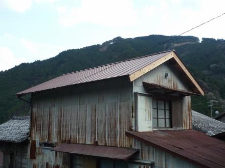 瓦屋根からカラーベスト屋根への葺き替え工事【やねきハウスのリフォーム】（リフォーム後）